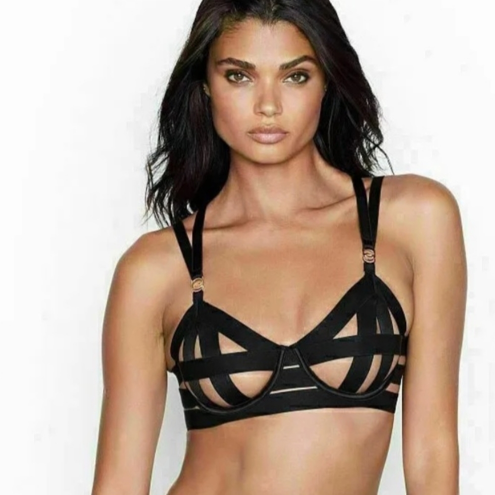 Victoria's Secret Black Bra Strappy Cage Size 32B Underwire